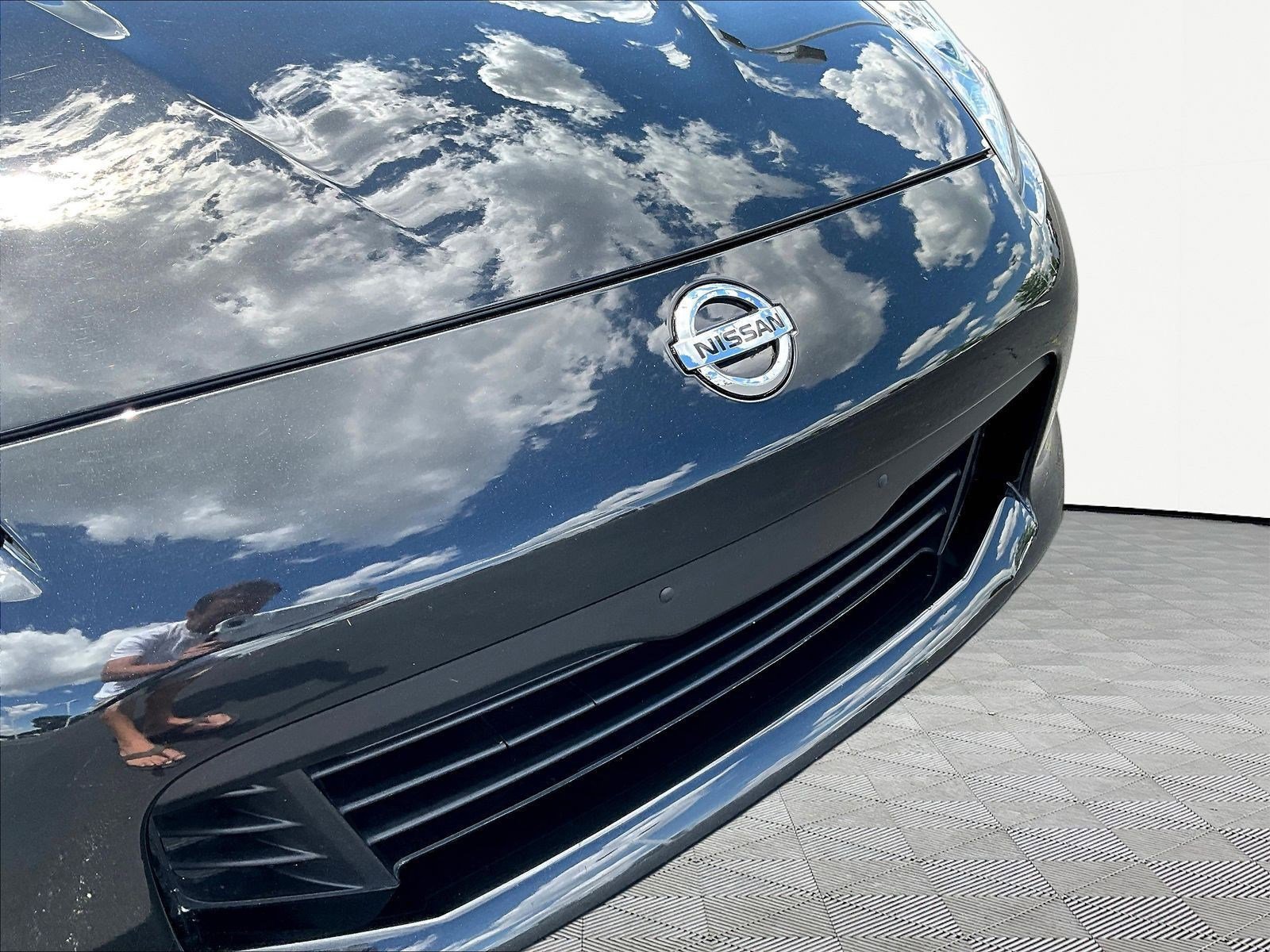 Used 2018 Nissan 370Z Touring RWD image 26