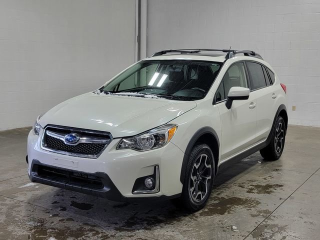 Used 2017 Subaru Crosstrek 2.0i Premium w/ Moonroof Package image 2