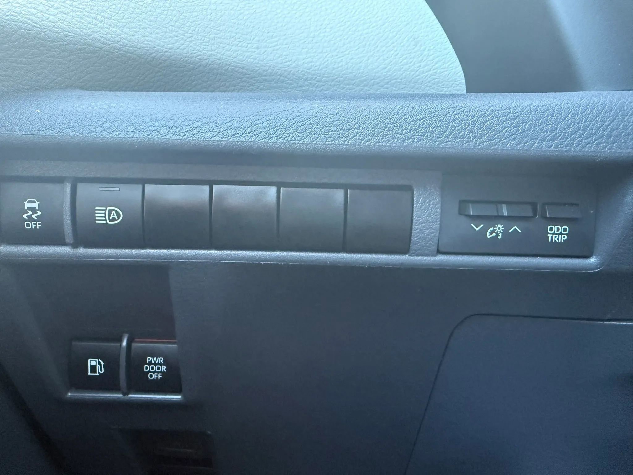 Used 2024 Toyota Sienna XLE image 9