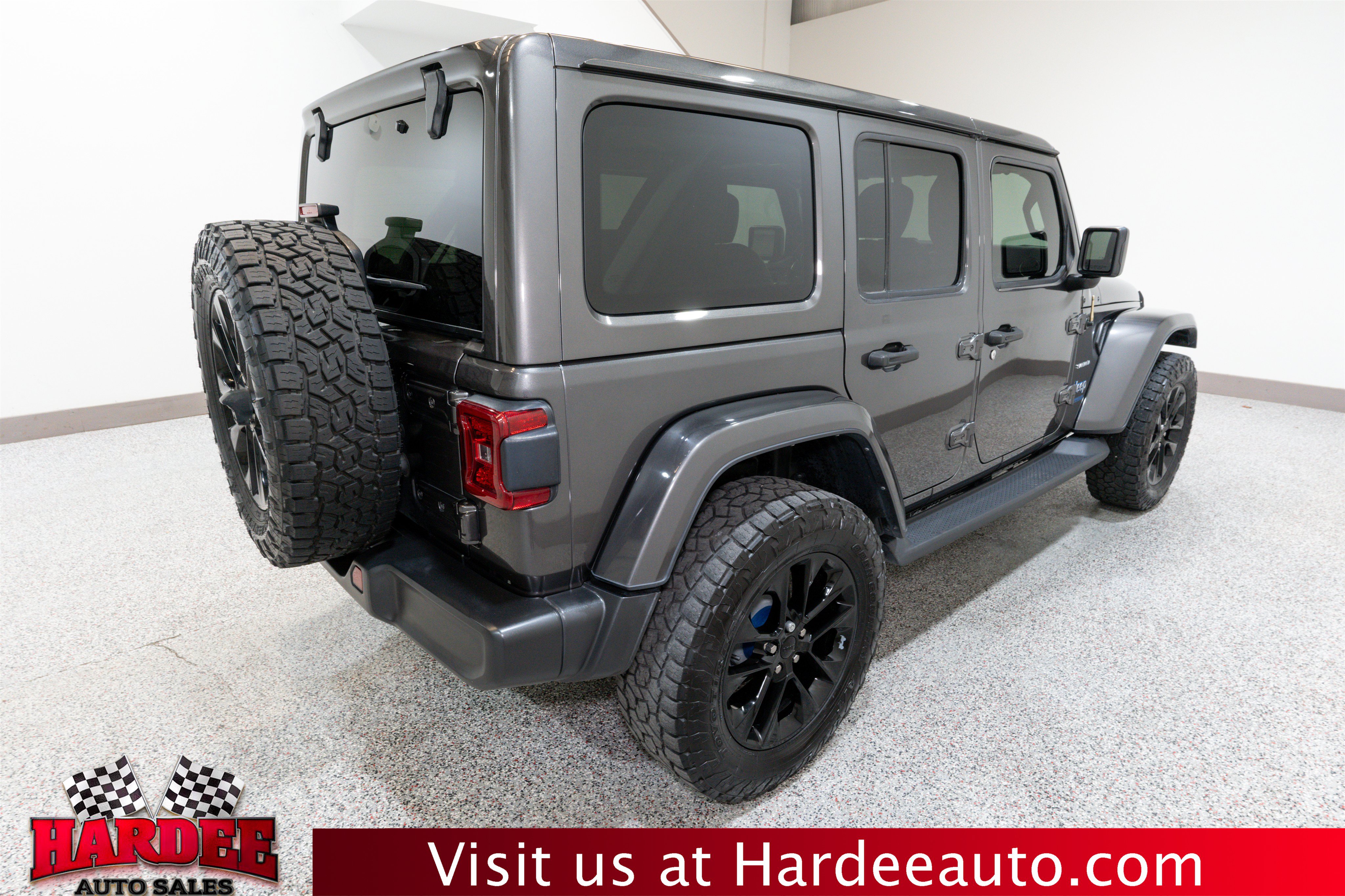 Used 2021 Jeep Wrangler Unlimited Sahara w/ Cold Weather Group AWD/4WD image 5