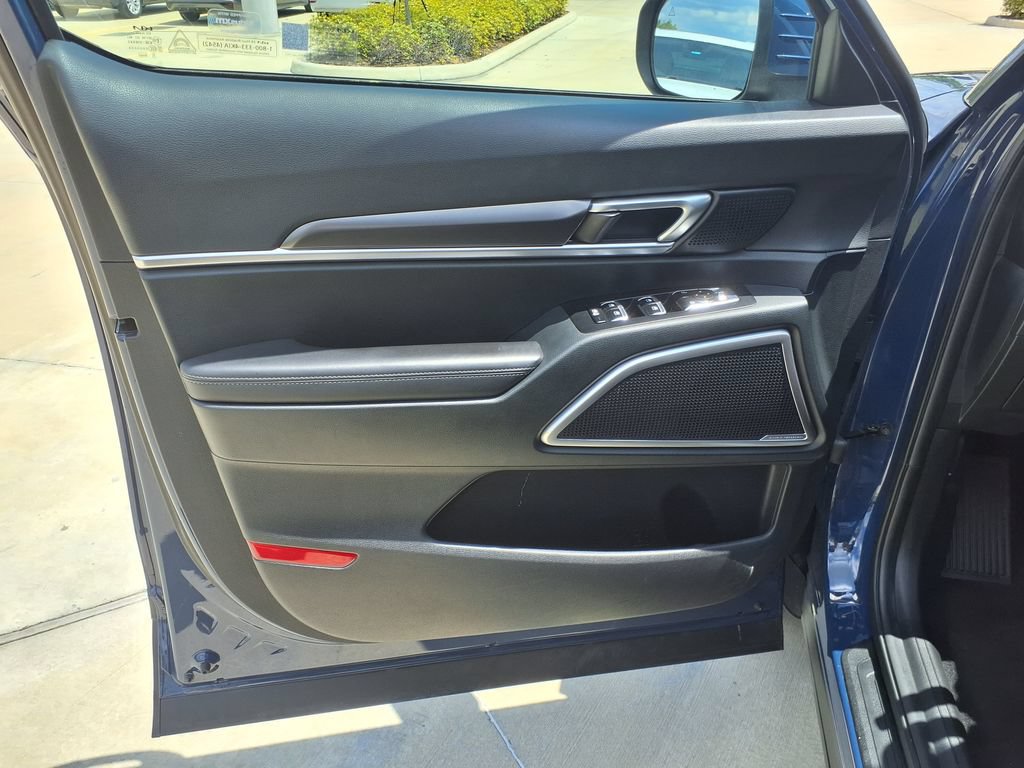 Used 2025 Kia Telluride S FWD image 15