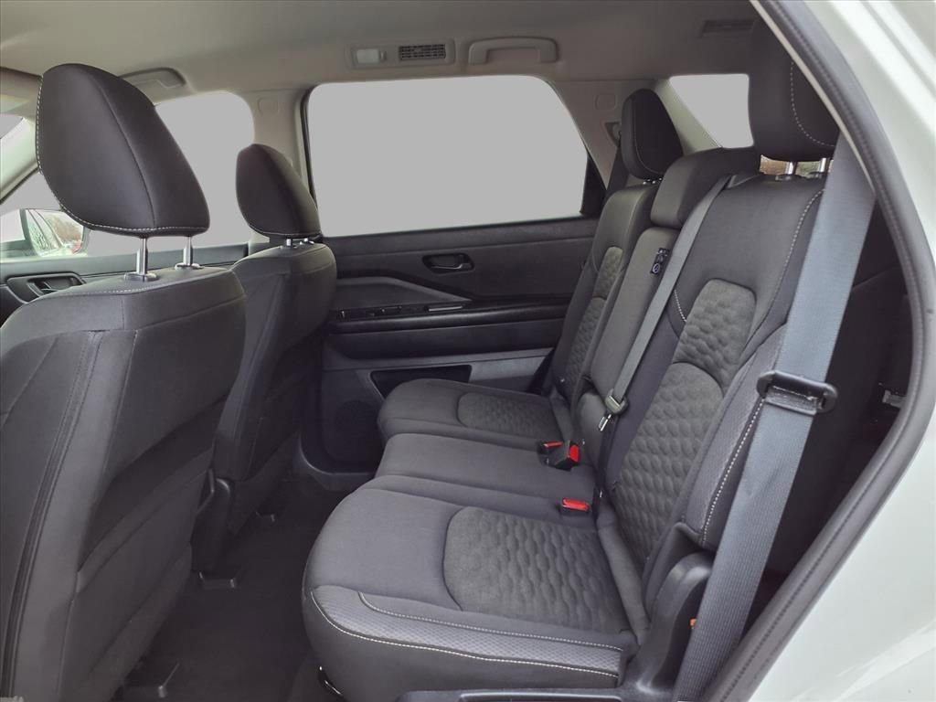 Certified 2024 Nissan Pathfinder SV image 23