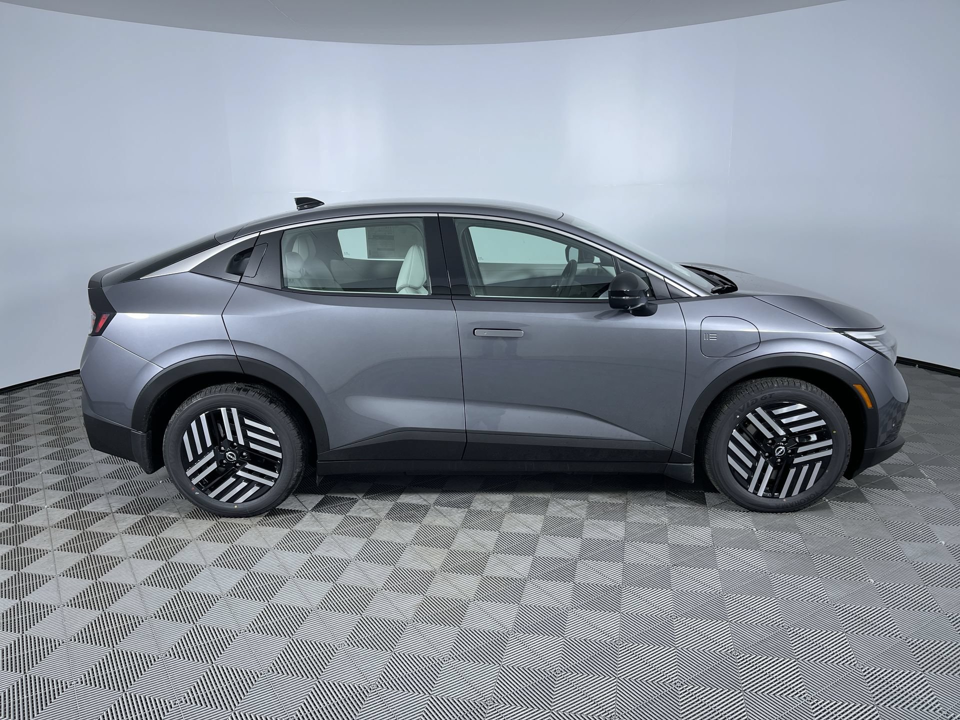 New 2026 Nissan Leaf SV+ w/ Floor Mat Package (SV+) FWD image 10