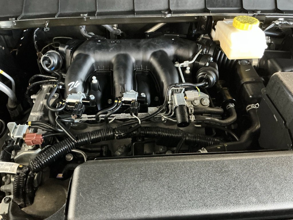 Used 2025 Nissan Pathfinder SV image 28