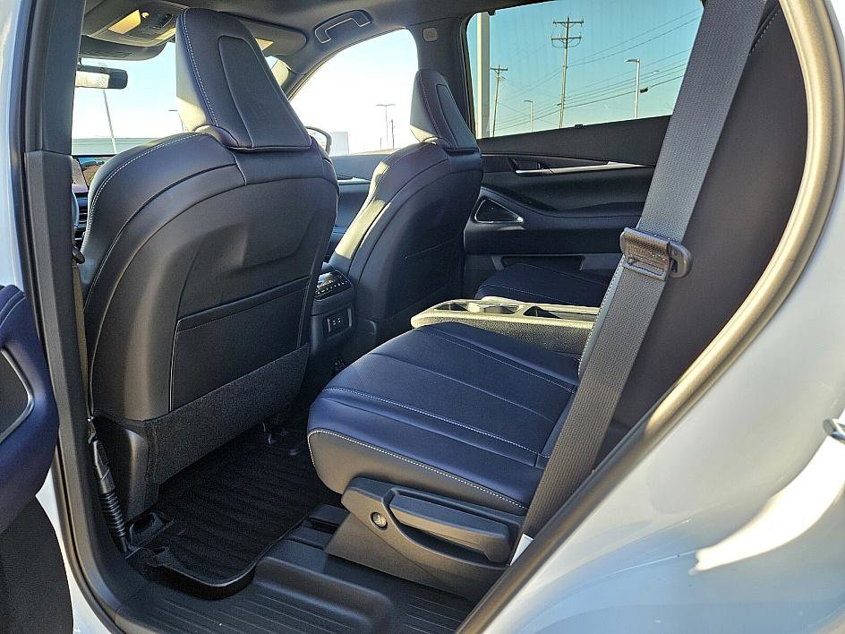 New 2026 INFINITI QX60 Sport image 8