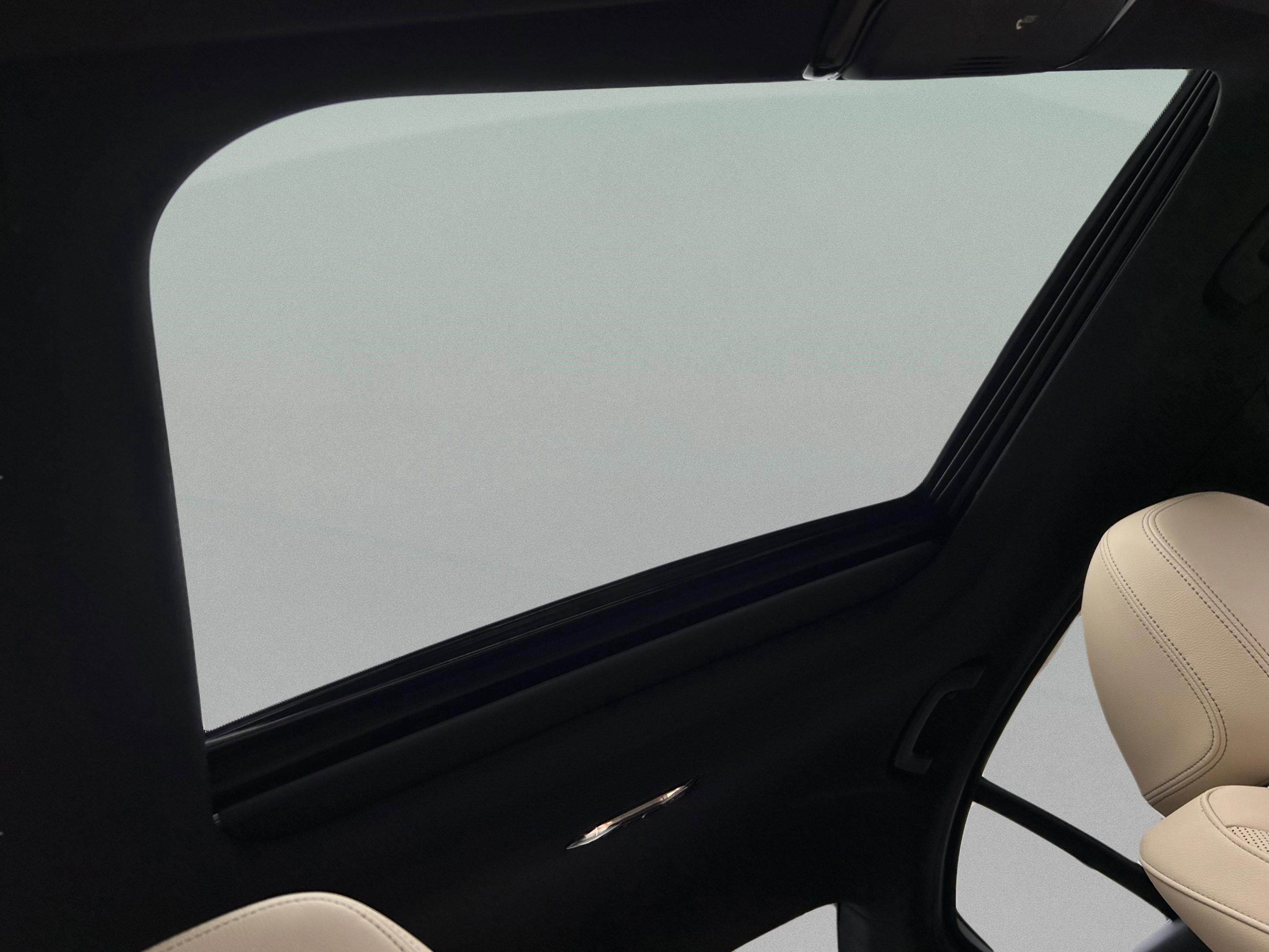 Used 2026 BMW 330i Sedan w/ Premium Package image 29