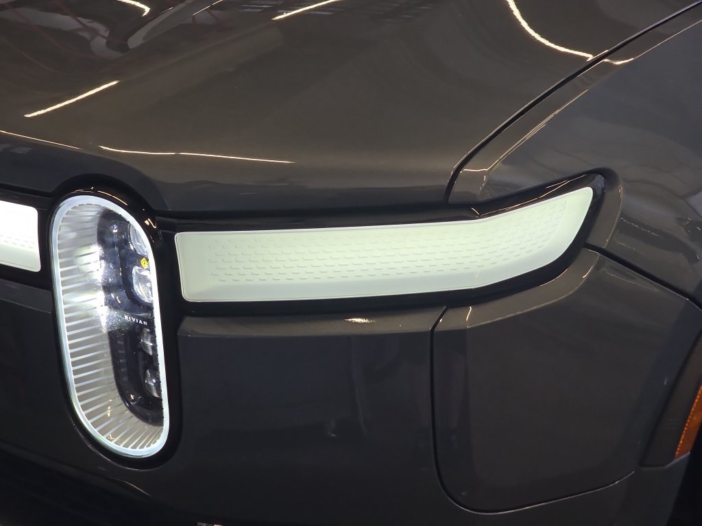 Used 2022 Rivian R1T Adventure AWD/4WD image 34