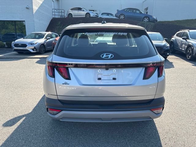 Used 2025 Hyundai Tucson SE AWD/4WD image 4