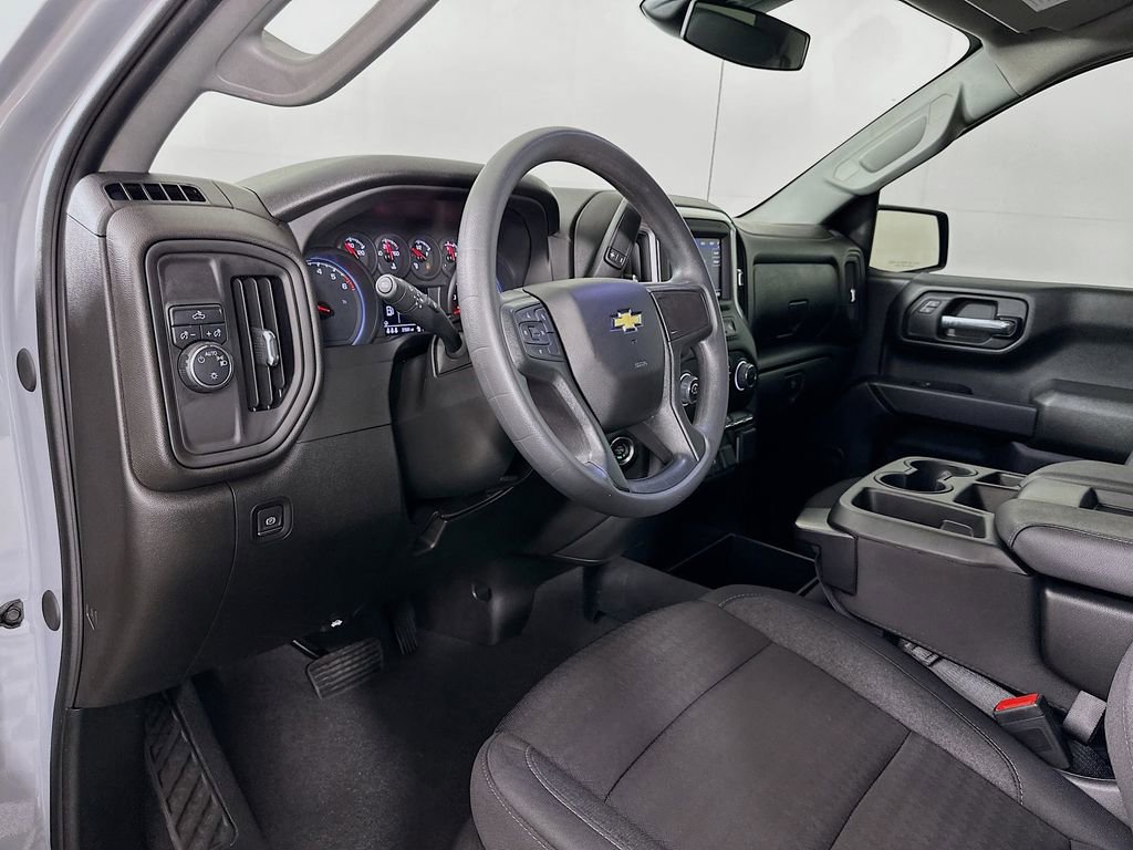 Used 2024 Chevrolet Silverado 1500 Custom RWD image 9