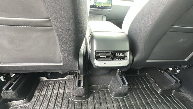 Used 2024 Tesla Model Y Long Range image 21