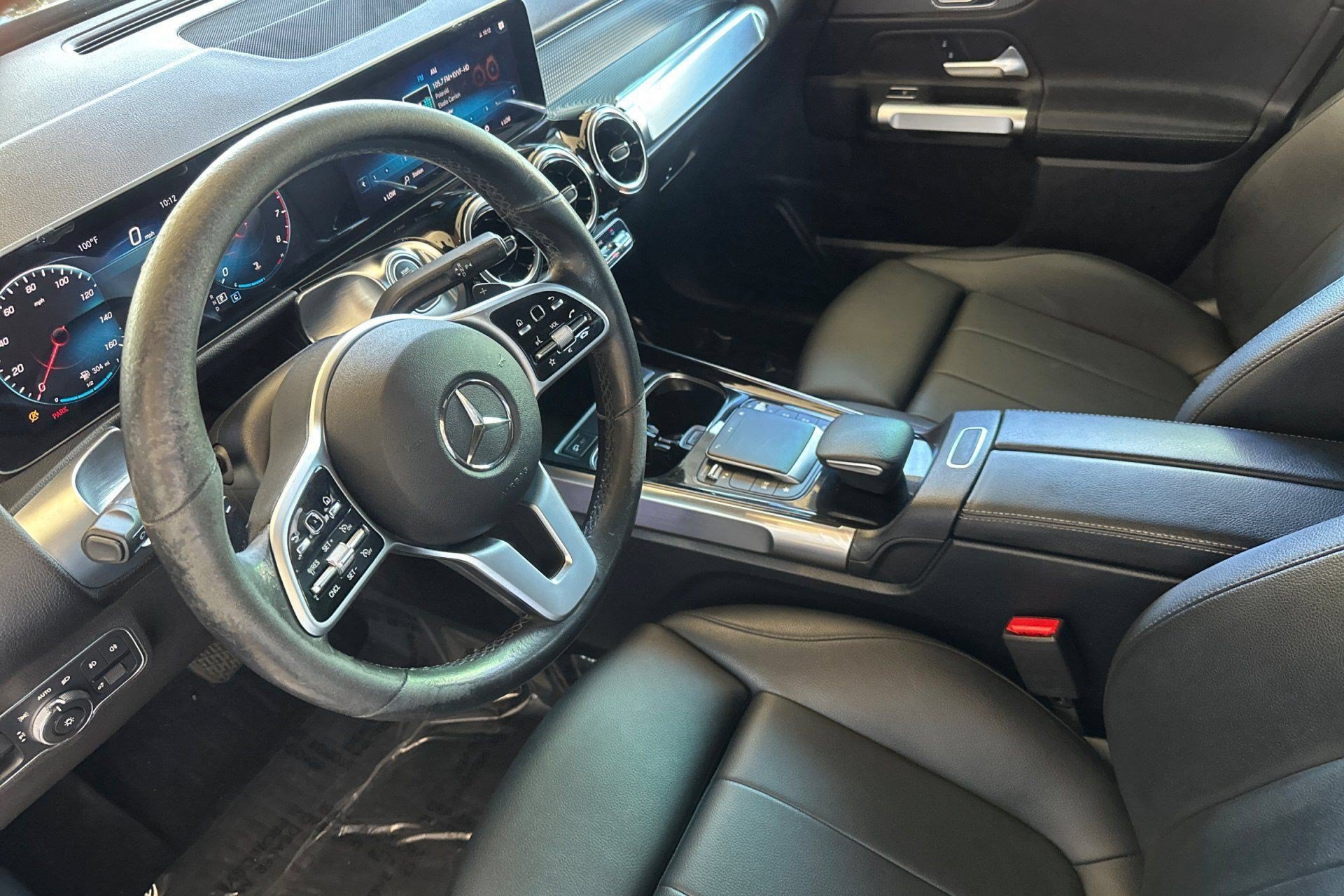Used 2021 Mercedes-Benz GLB 250 4MATIC image 4