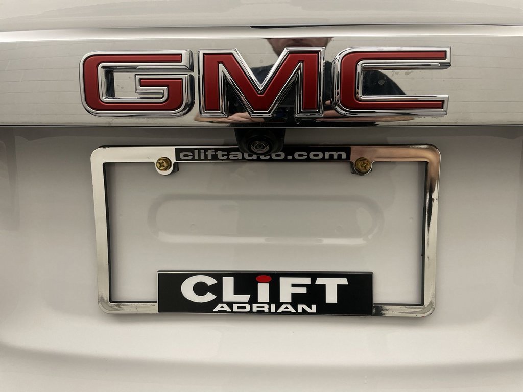 Used 2023 GMC Acadia SLE image 26