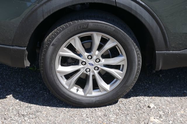 Used 2024 Ford Explorer XLT w/ Equipment Group 202A AWD/4WD image 12