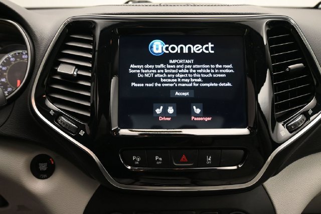 Used 2021 Jeep Cherokee Limited AWD/4WD image 13