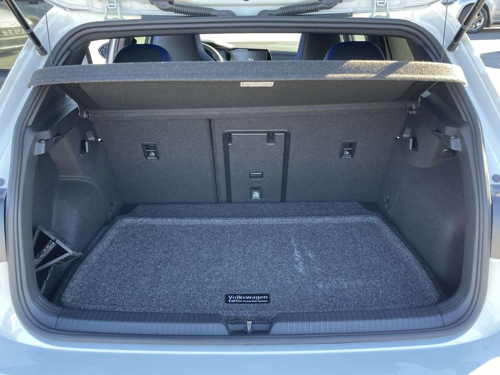 Used 2024 Volkswagen Golf R image 30