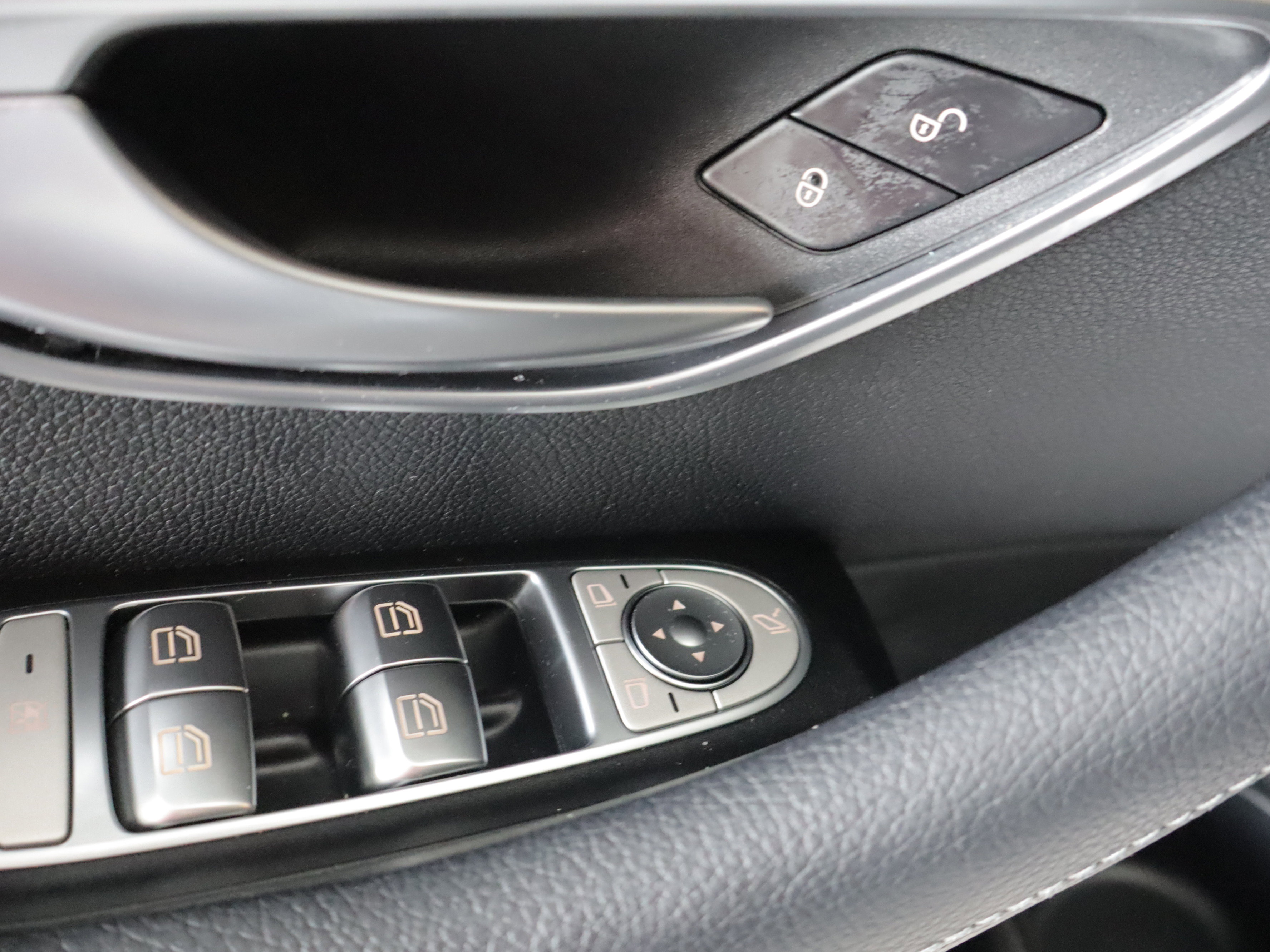 Used 2023 Mercedes-Benz E 450 4MATIC All-Terrain Wagon image 12