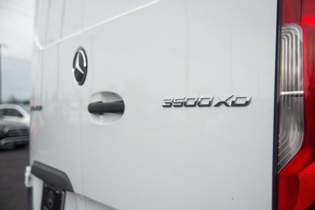 Used 2024 Mercedes-Benz Sprinter 3500 image 18