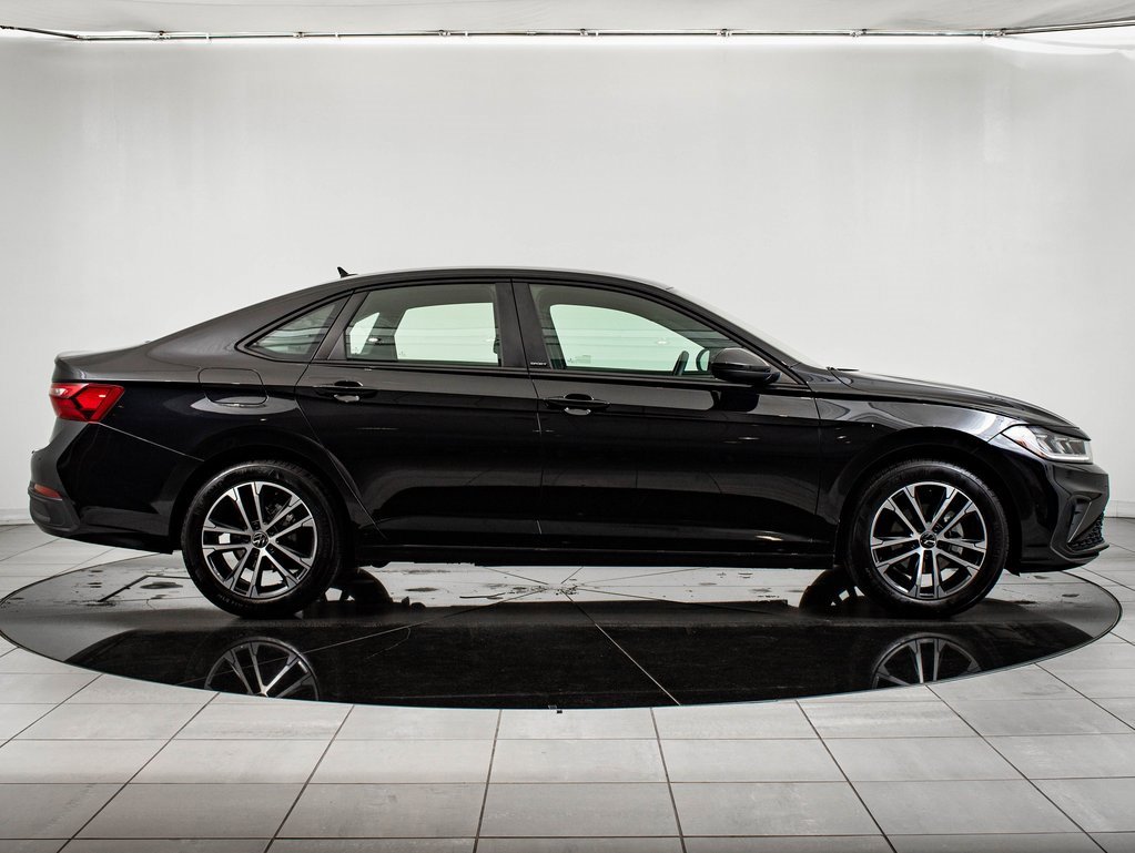 Used 2025 Volkswagen Jetta Sport image 11