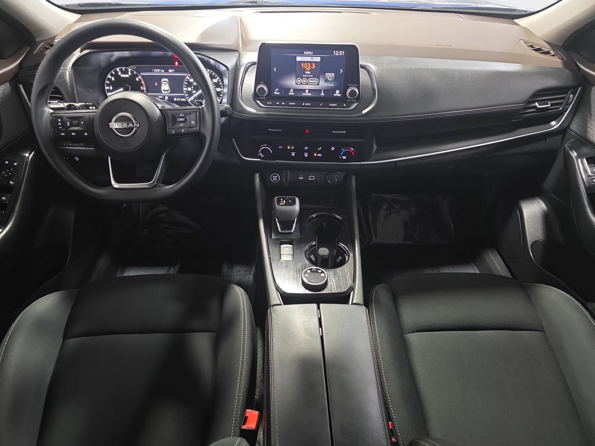 Used 2023 Nissan Rogue S image 9