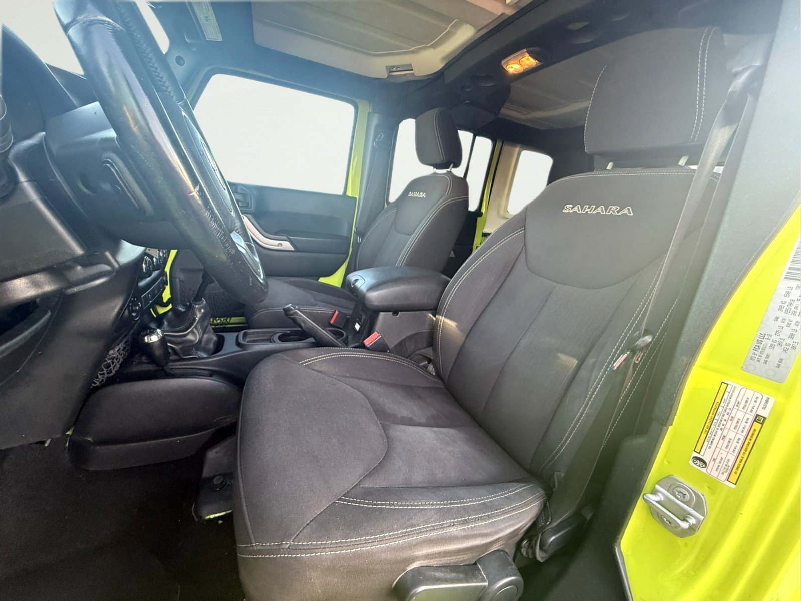 Used 2016 Jeep Wrangler Unlimited Sahara w/ Connectivity Group image 4