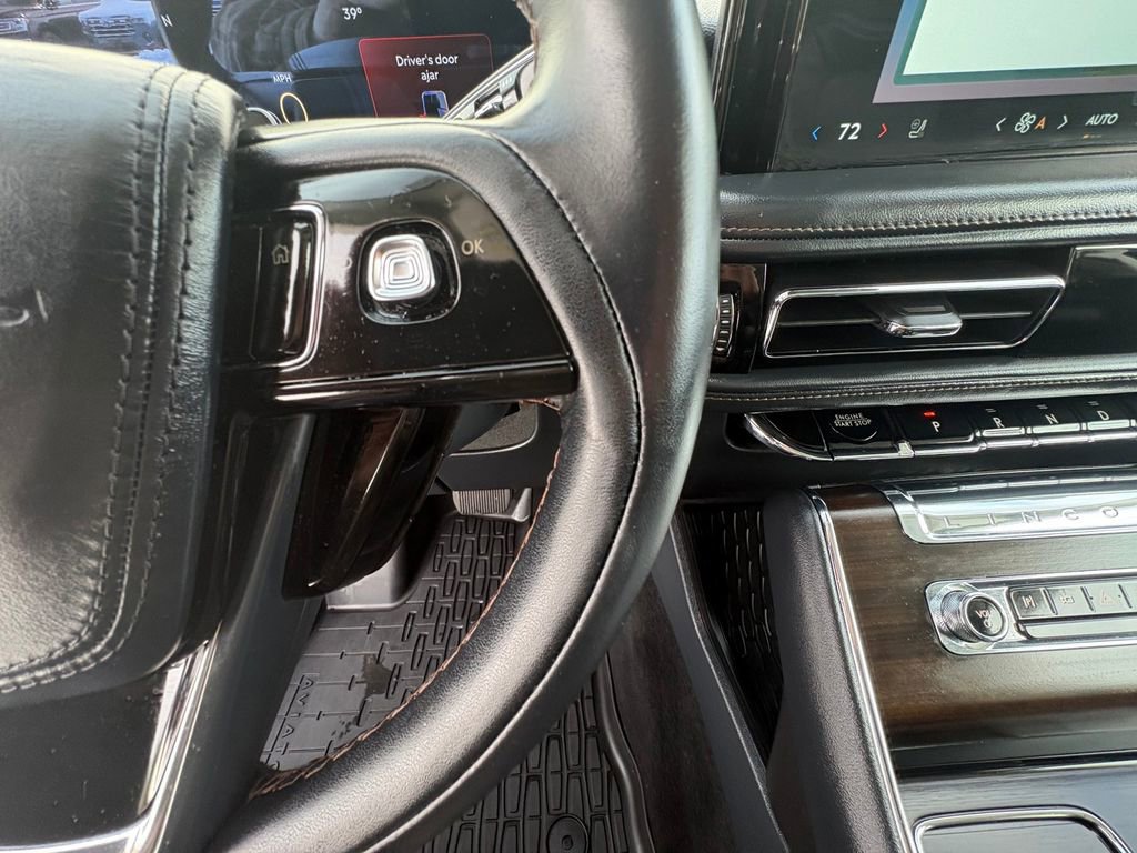 Certified 2025 Lincoln Aviator Reserve w/ Equipment Group 201A image 13