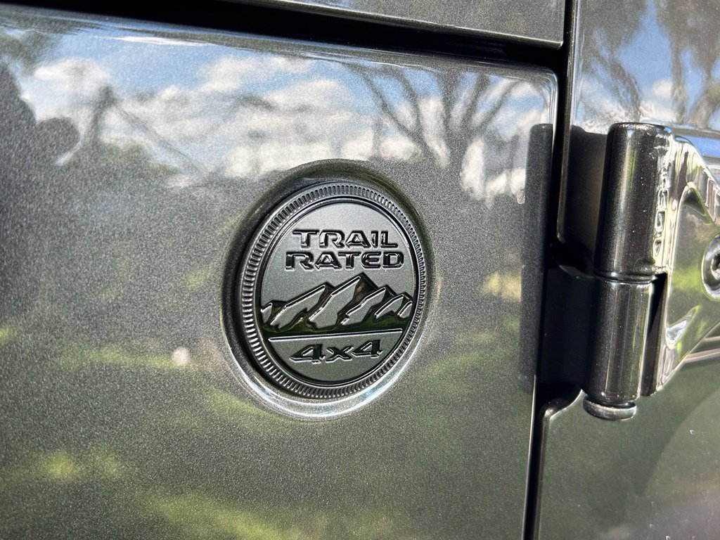 Certified 2025 Jeep Gladiator Sport AWD/4WD image 32