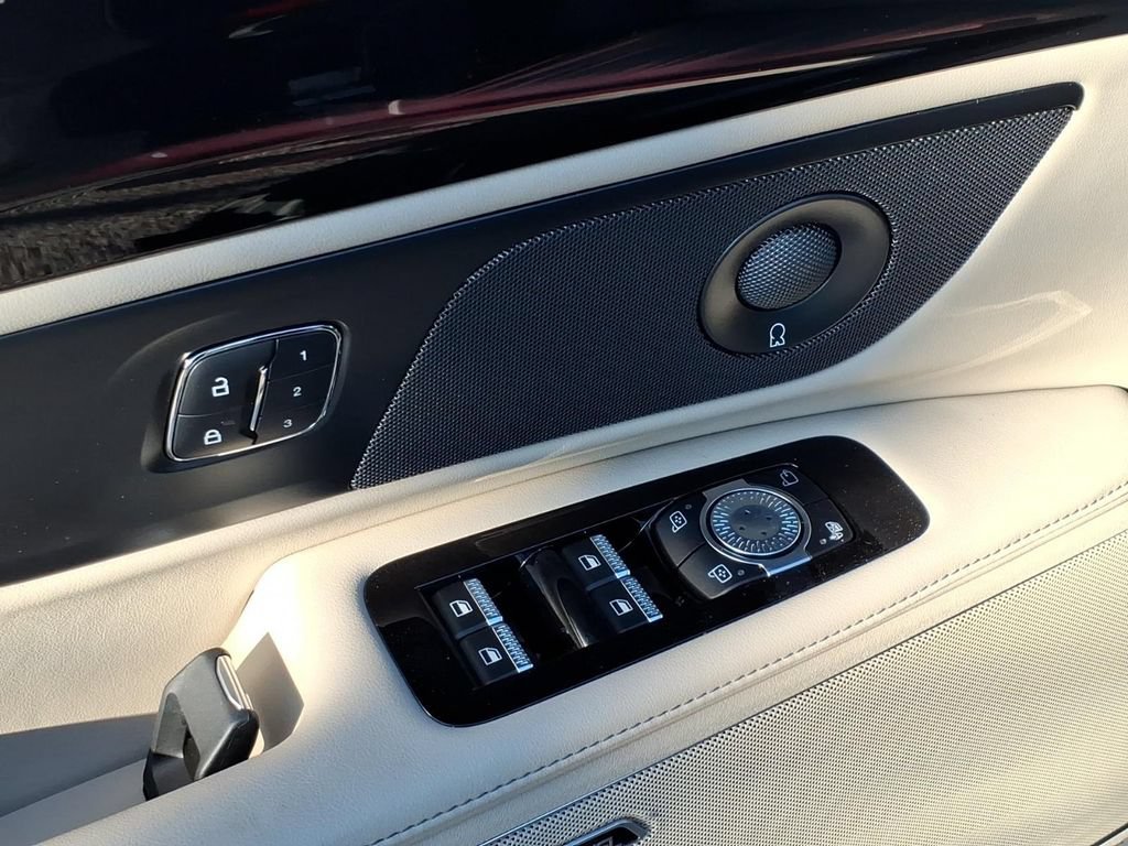 New 2025 Lincoln Nautilus Reserve w/ Jet Appearance Package AWD/4WD image 16
