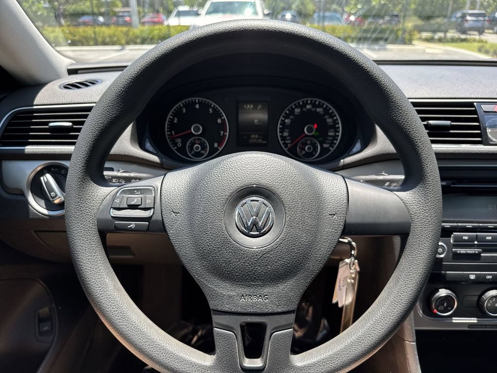 Used 2014 Volkswagen Passat 2.5 S FWD image 48