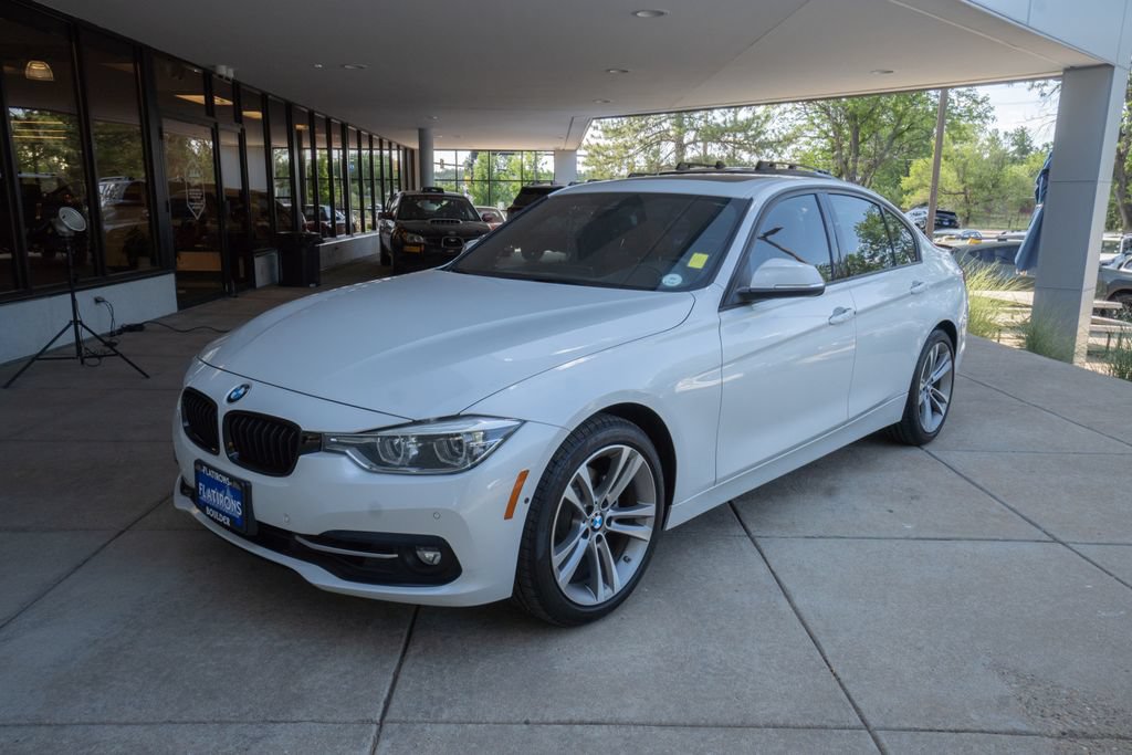 Used 2016 BMW 328i xDrive Sedan AWD/4WD image 3