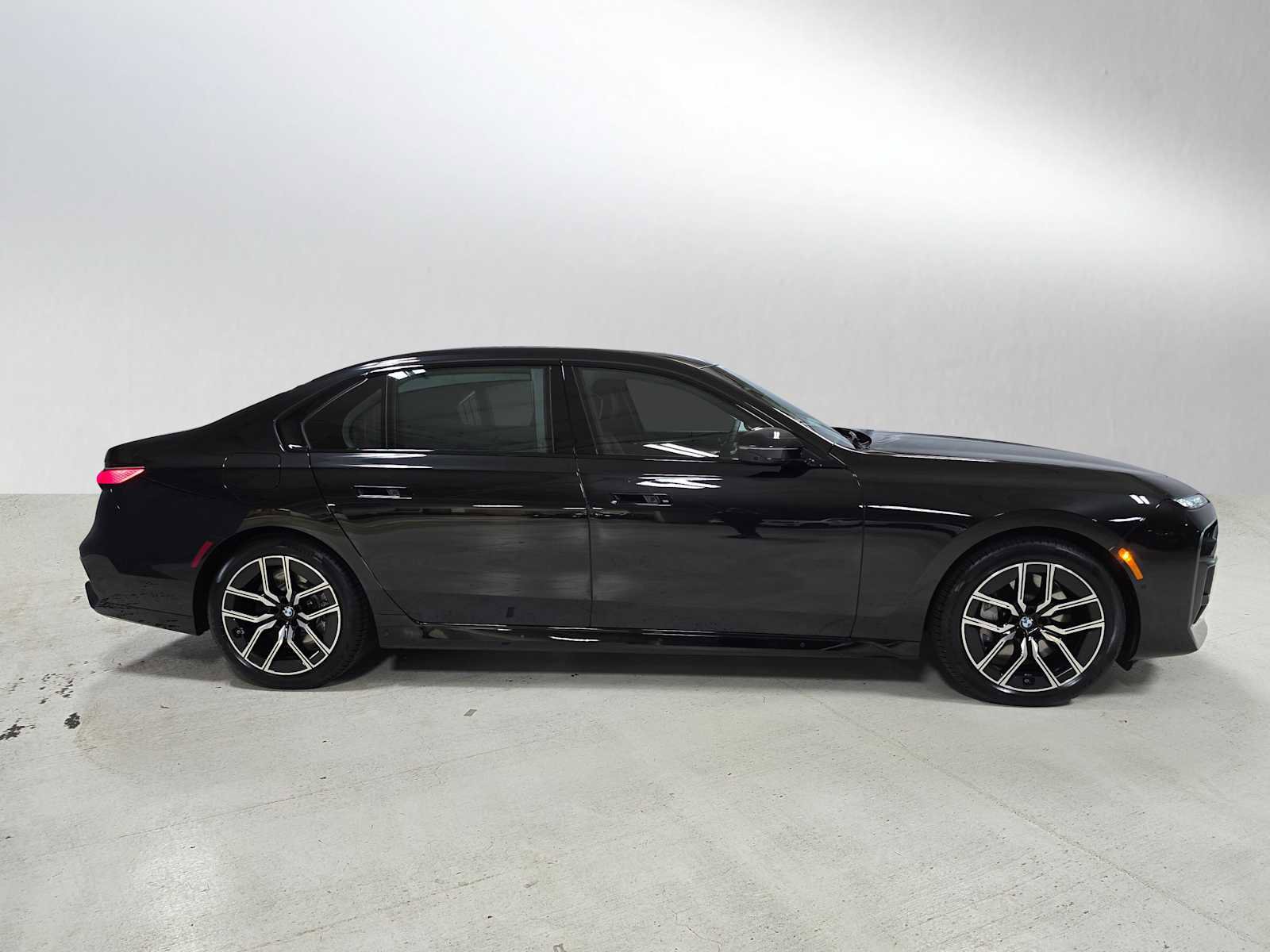 Used 2026 BMW 760i xDrive 760i xDrive w/ Executive Package image 2