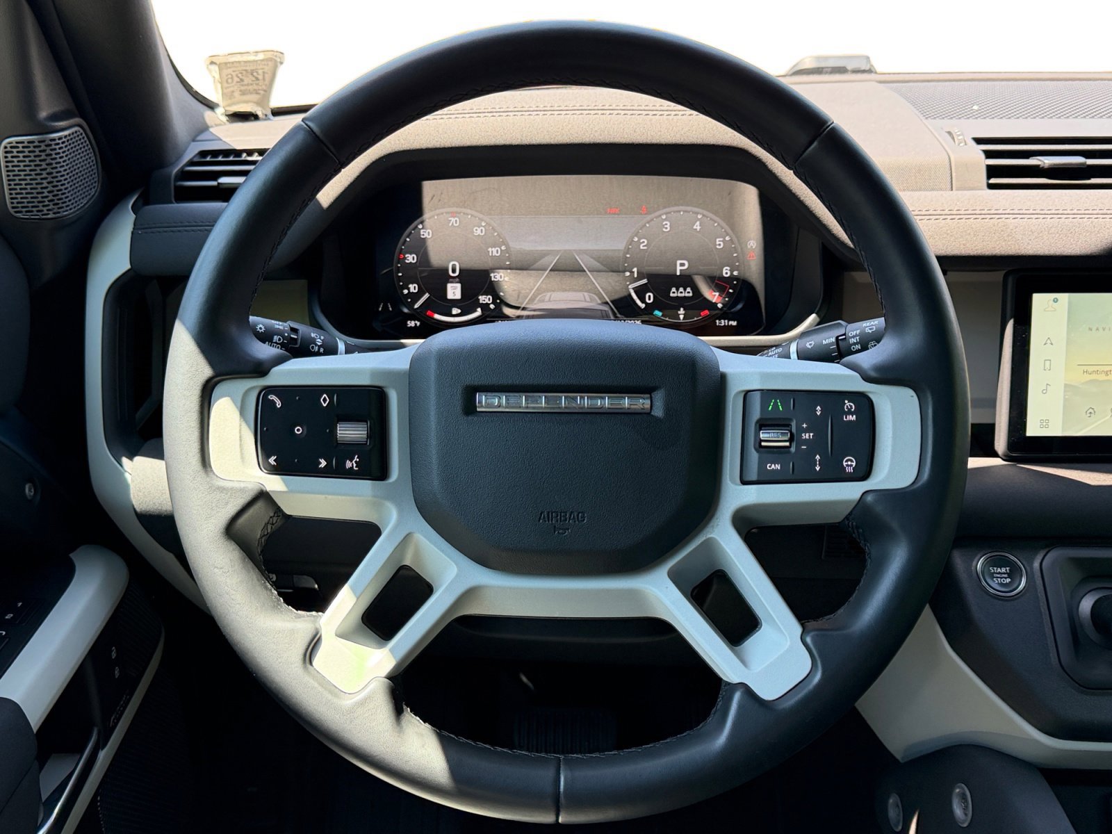Used 2023 Land Rover Defender 110 SE AWD/4WD image 11