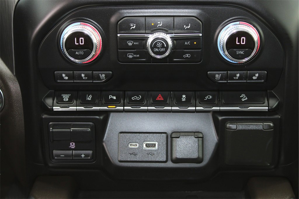 Used 2020 GMC Sierra 3500 Denali w/ Denali Ultimate Package image 27