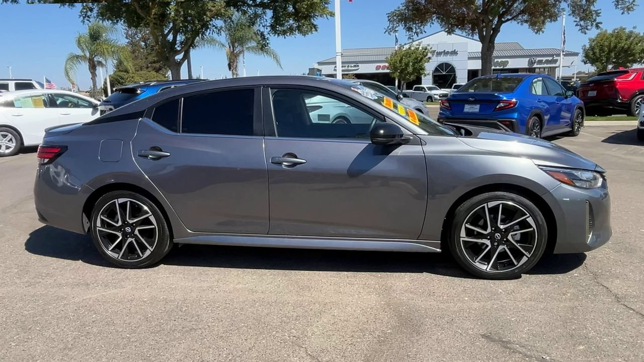 Used 2025 Nissan Sentra SR FWD image 8