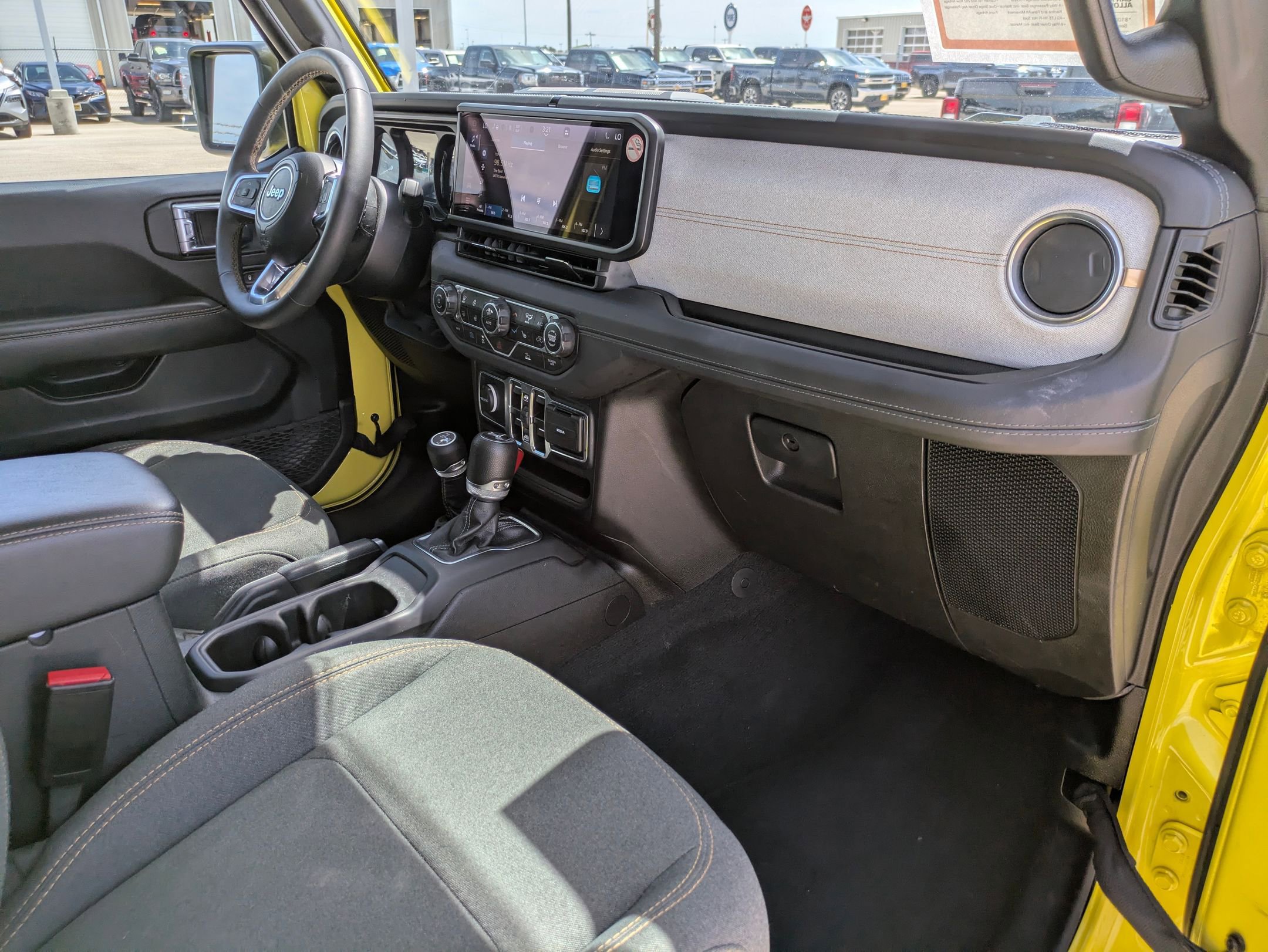 Used 2024 Jeep Wrangler Sahara AWD/4WD image 30