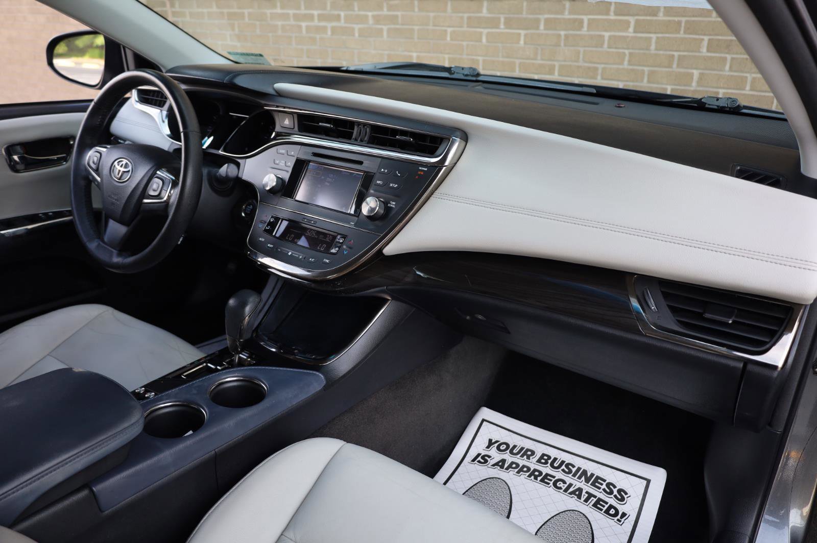 Used 2013 Toyota Avalon XLE FWD image 29