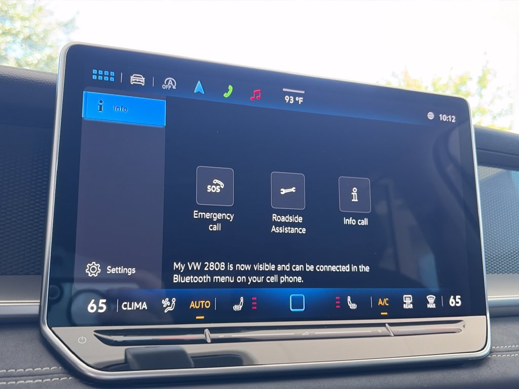Certified 2025 Volkswagen Tiguan SE AWD/4WD image 21