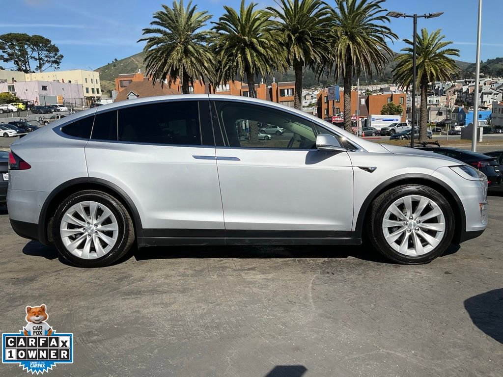 Used 2016 Tesla Model X 75D image 3