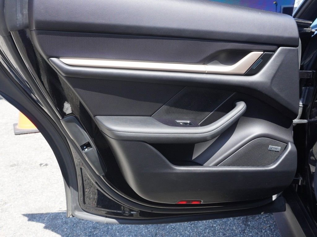 Used 2022 Porsche Taycan RWD image 34