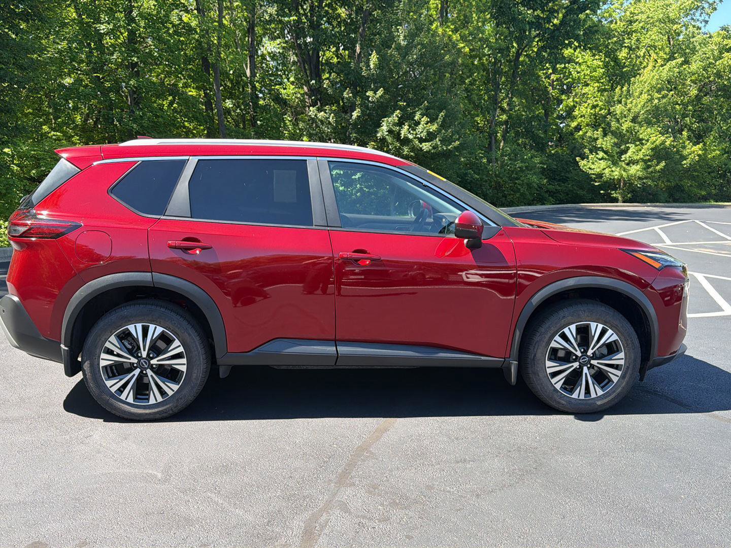 Used 2023 Nissan Rogue SV w/ SV Premium Package AWD/4WD image 8