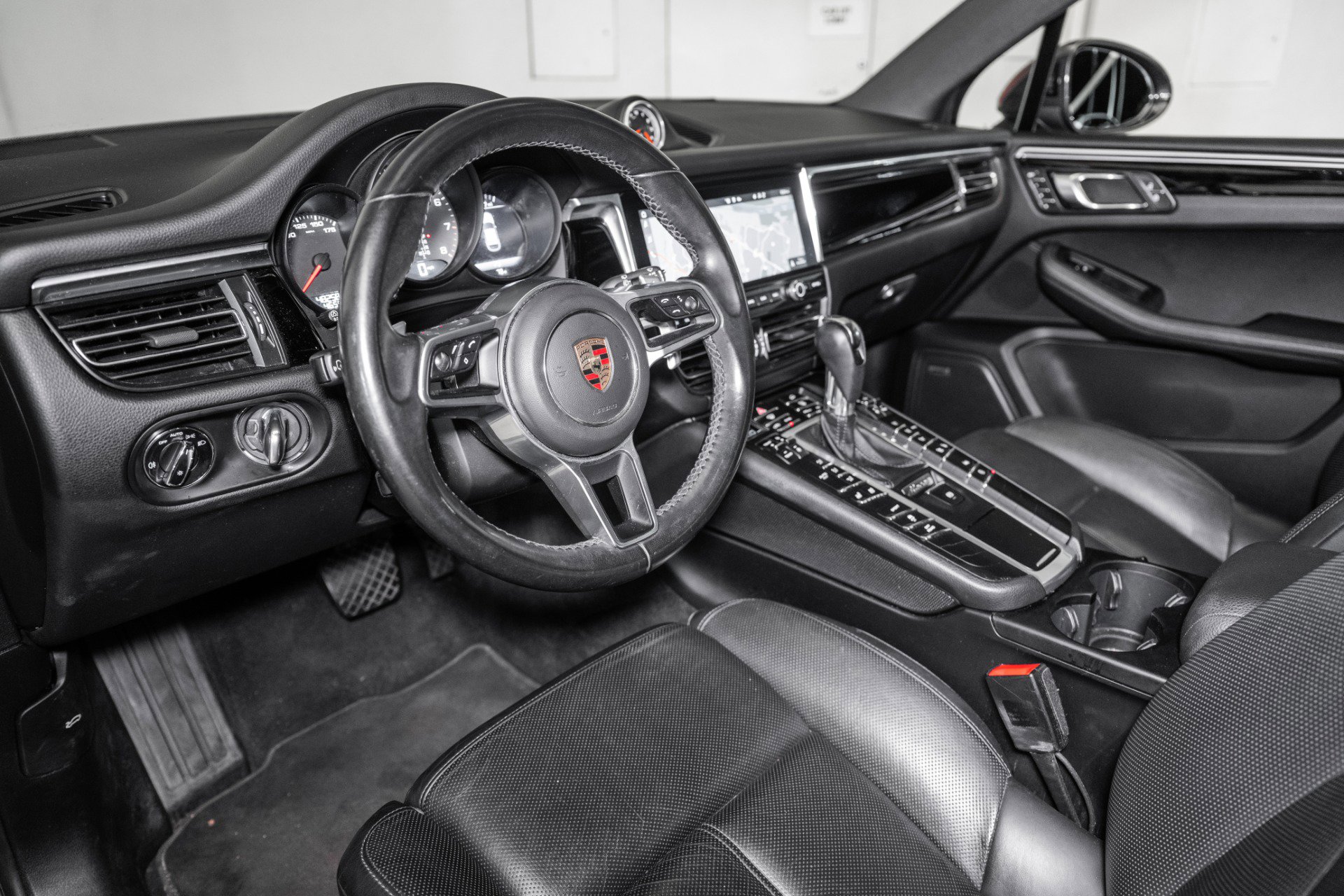 Used 2021 Porsche Macan S image 17