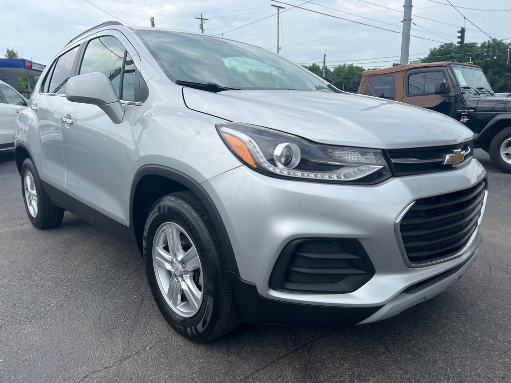 Used 2018 Chevrolet Trax LT w/ LT Convenience Package AWD/4WD image 18