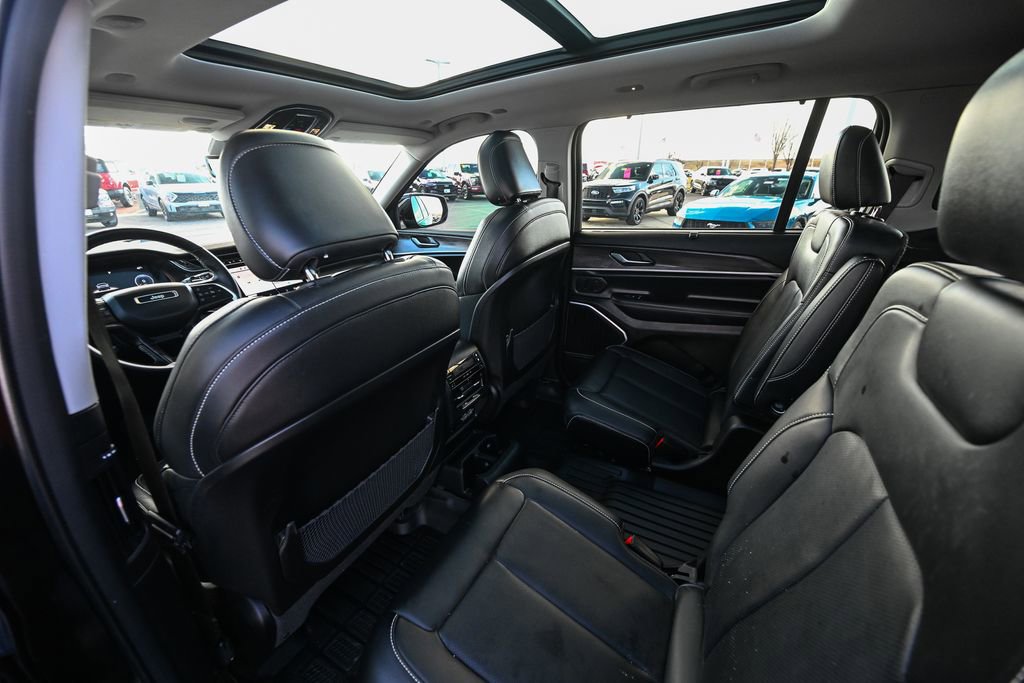 Used 2022 Jeep Grand Cherokee L Limited w/ Luxury Tech Group II image 21