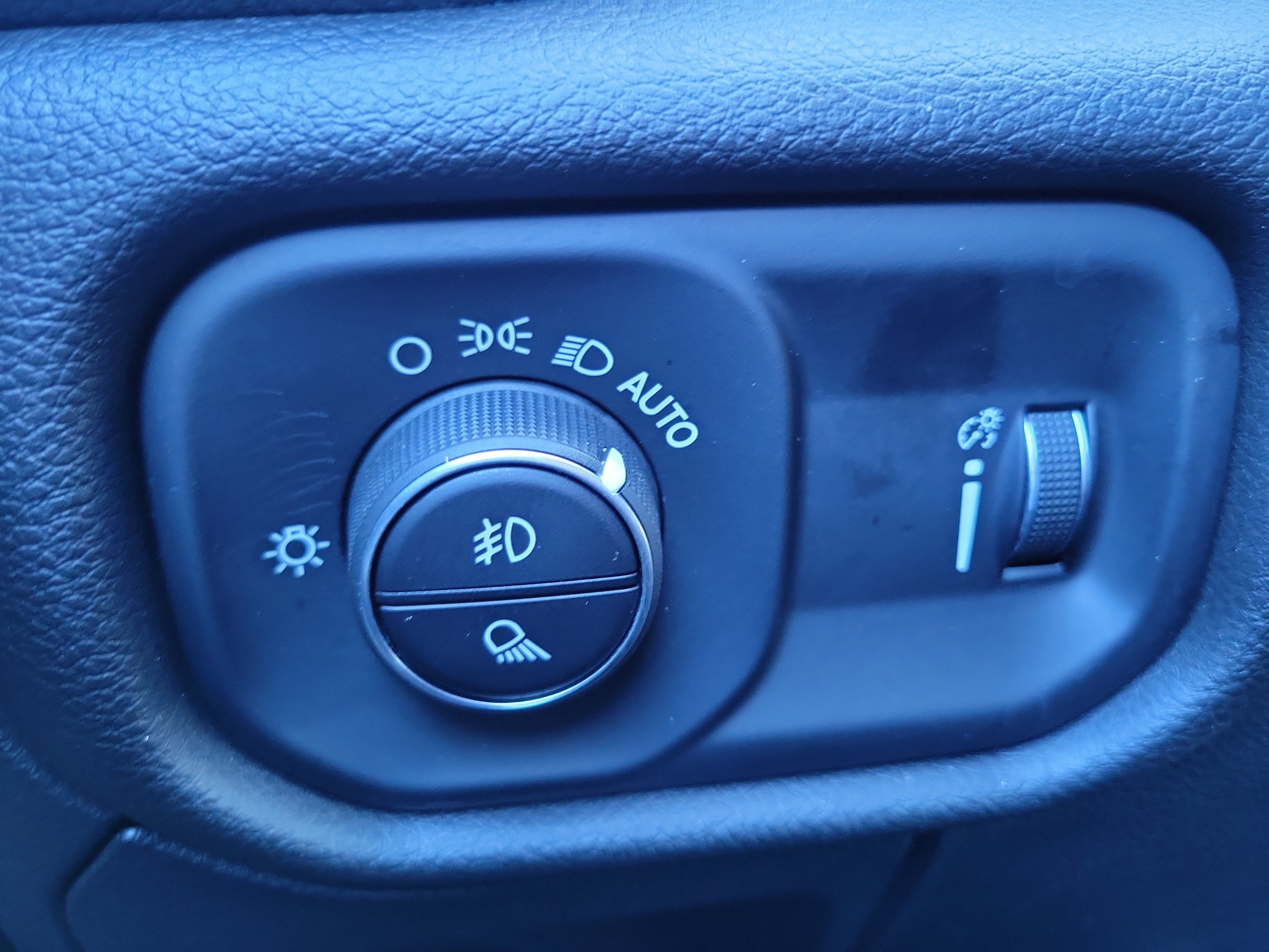 Used 2024 RAM 1500 Big Horn AWD/4WD image 30