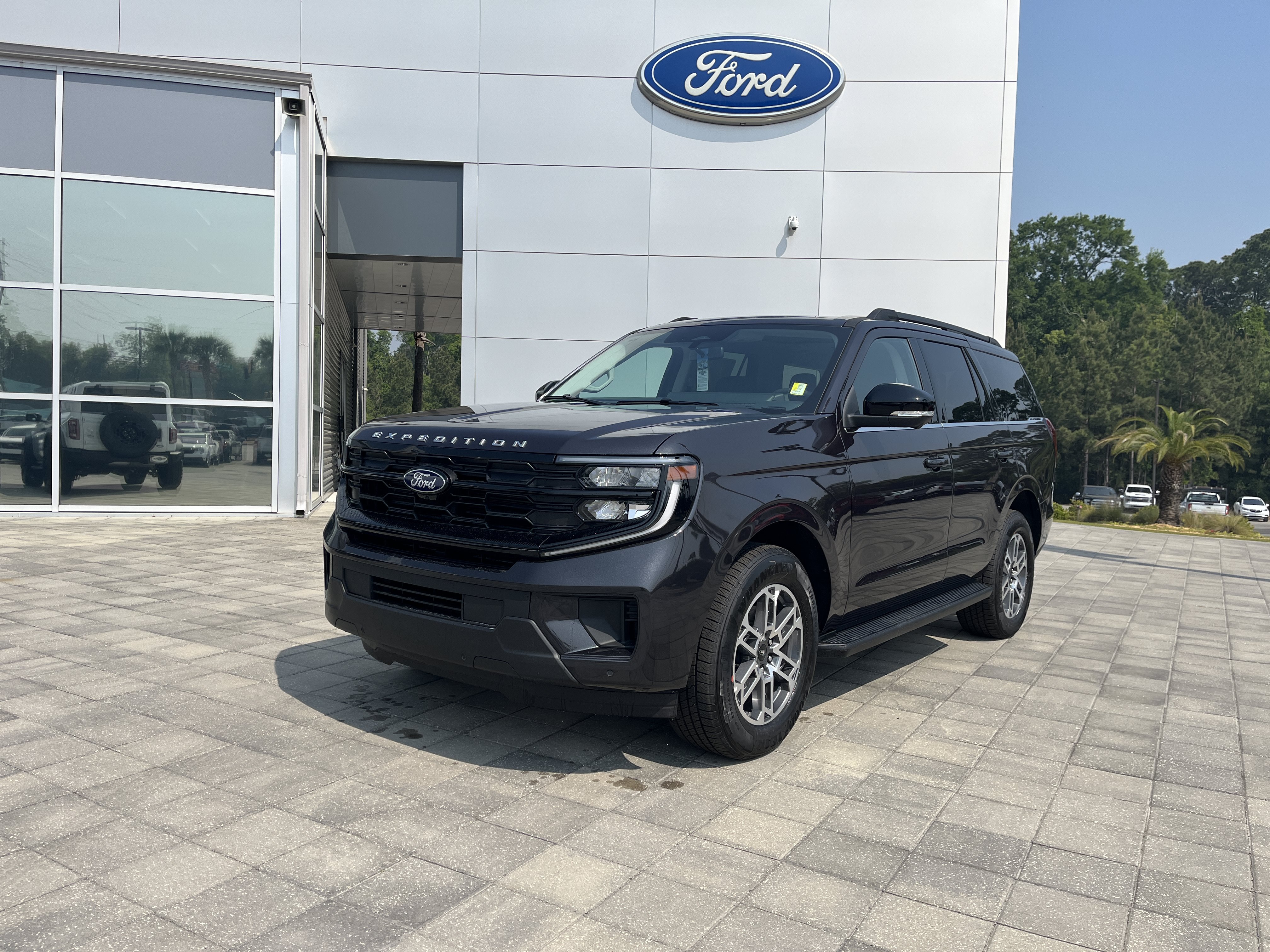 New 2026 Ford Expedition Active RWD image 2