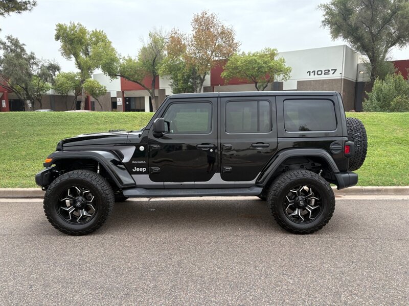Used 2018 Jeep Wrangler Unlimited Sahara AWD/4WD image 7
