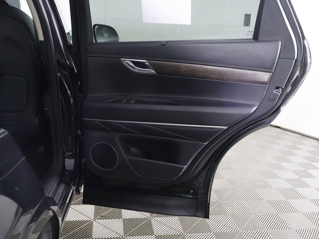 Used 2024 Genesis GV80 3.5T image 28