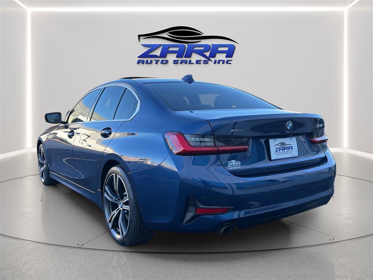 Used 2021 BMW 330i xDrive Sedan w/ Premium Package AWD/4WD image 5