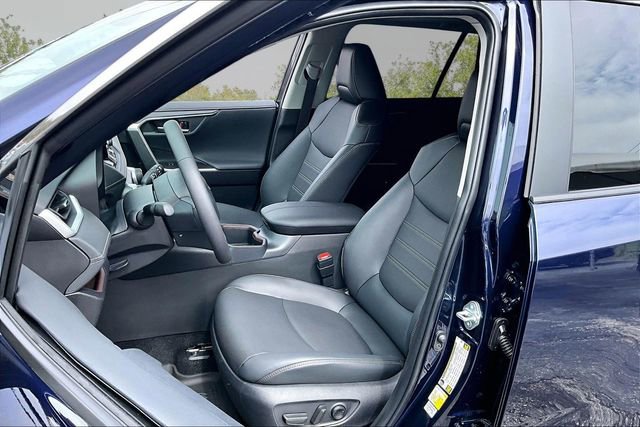 Used 2025 Toyota RAV4 Limited w/ Advanced Technology Package image 23