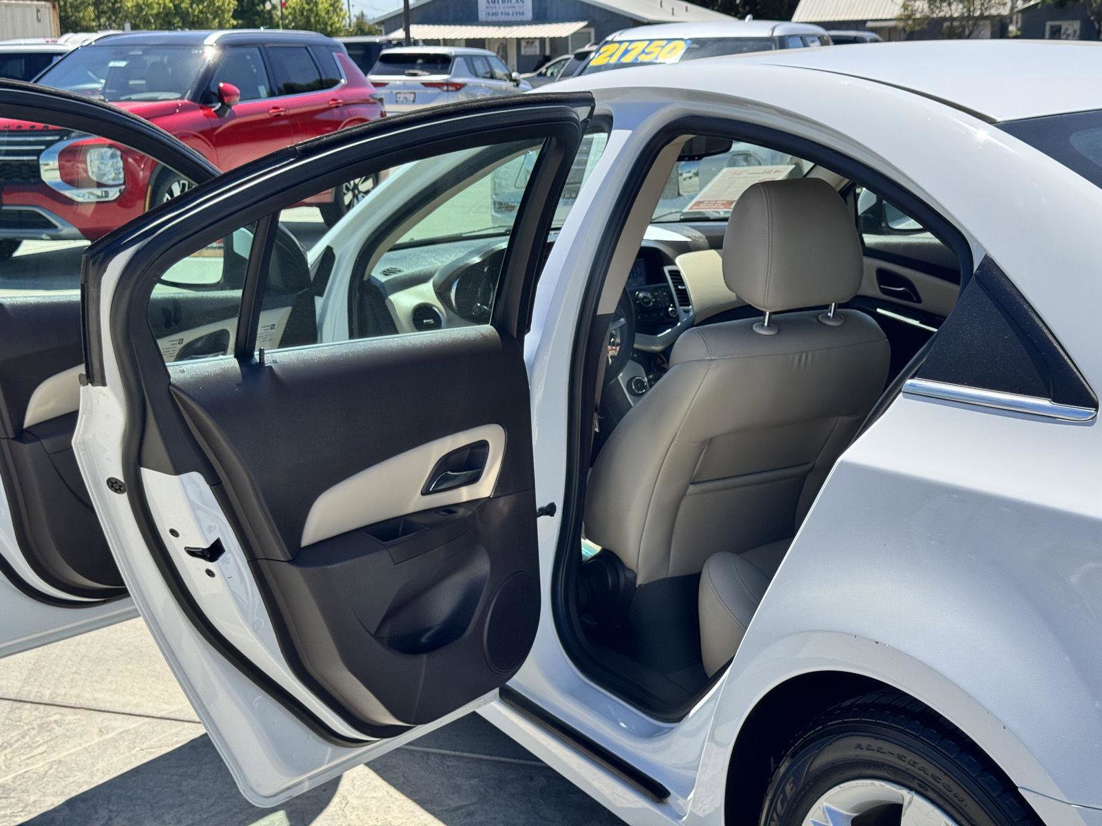 Used 2014 Chevrolet Cruze Diesel image 18