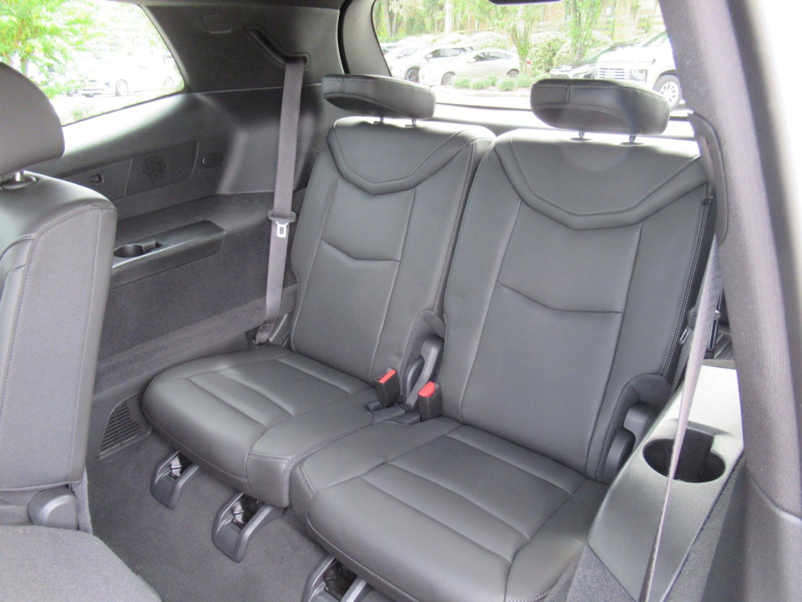 Certified 2025 Cadillac XT6 Luxury FWD image 33